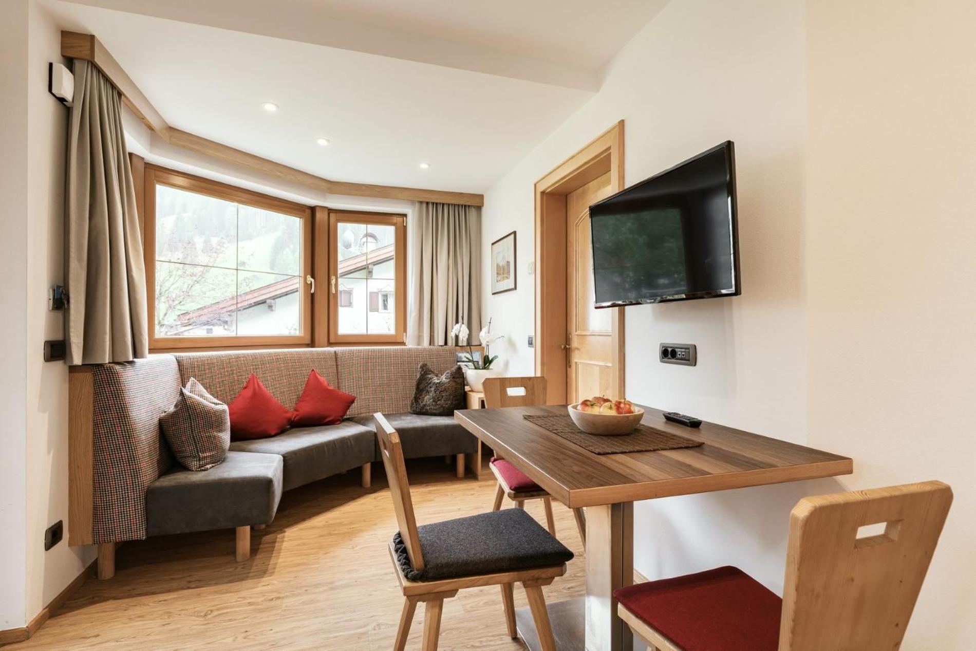 Apartments Burvel Selva di Val Gardena Room photo